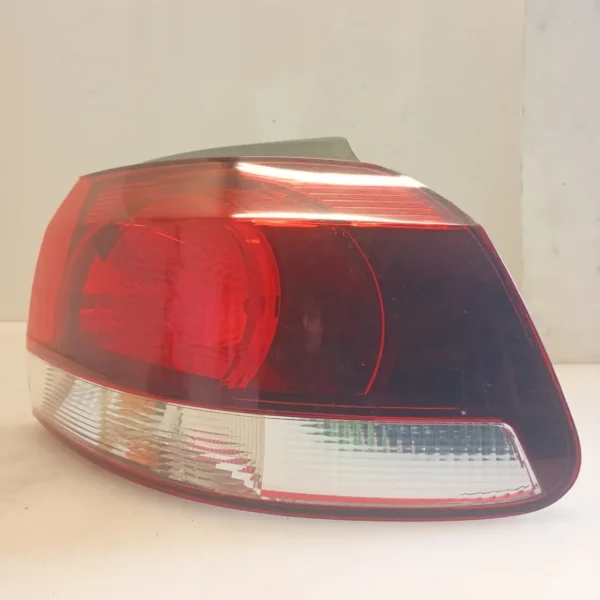 Faro posteriore est. destra Volkswagen Golf (2008 – oggi) 2.0 81 KW diesel 5K0945096N CBD