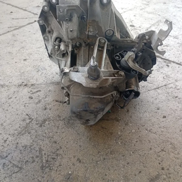 Cambio completo Nissan Qashqai (2010 – 2014) 1.6 86 KW benzina 32010BB00A HR16