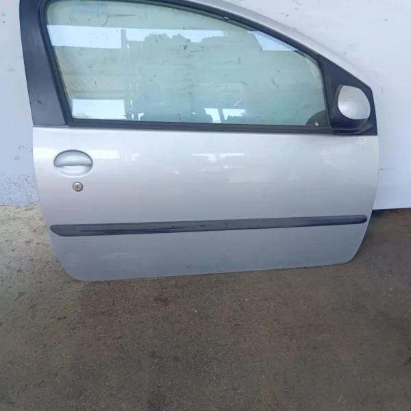 Porta anteriore destra Peugeot 107 (2005 – oggi) 1.0 50 KW benzina 1612543180 1KR