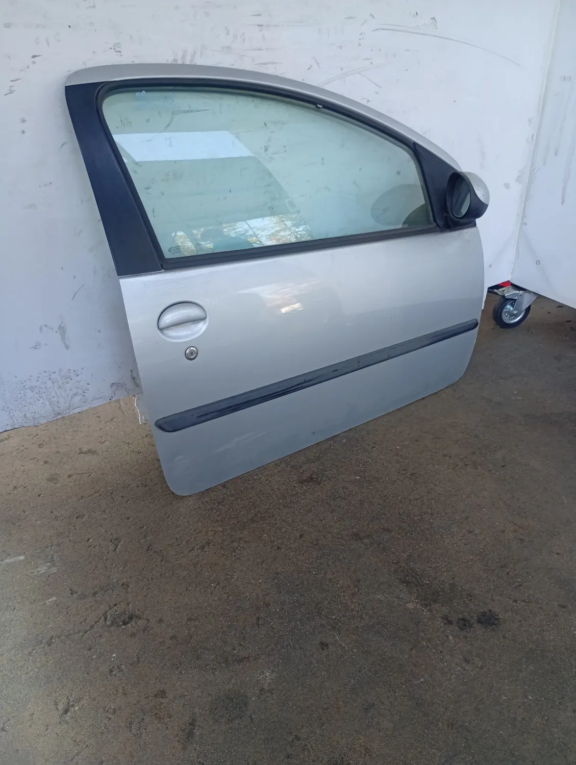 Porta anteriore destra Peugeot 107 (2005 – oggi) 1.0 50 KW benzina 1612543180 1KR