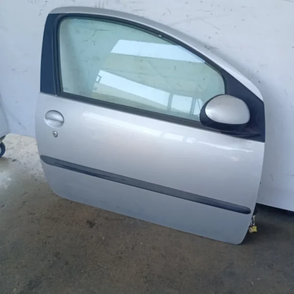 Porta anteriore destra Peugeot 107 (2005 – oggi) 1.0 50 KW benzina 1612543180 1KR