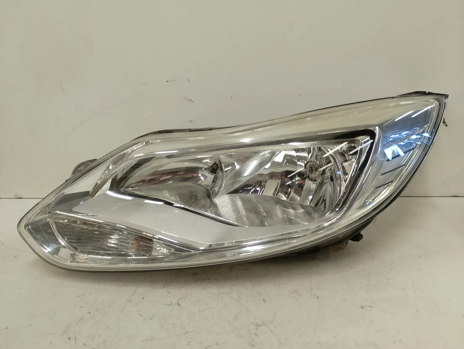 Faro ant. destra Ford Focus (2011 – 2015) 1.6 70 KW diesel 2004298 T3DA