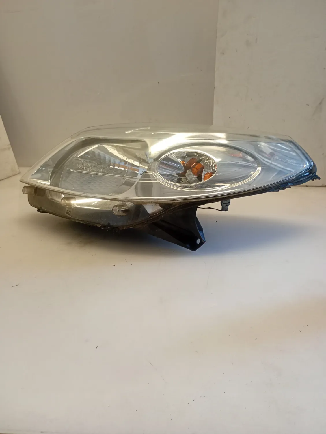 Faro ant. sinistra Dacia Sandero (2008 – 2013) 1.4 55 KW 8200733878 K7J A7