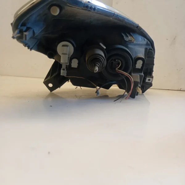 Faro ant. sinistra Dacia Sandero (2008 – 2013) 1.4 55 KW 8200733878 K7J A7