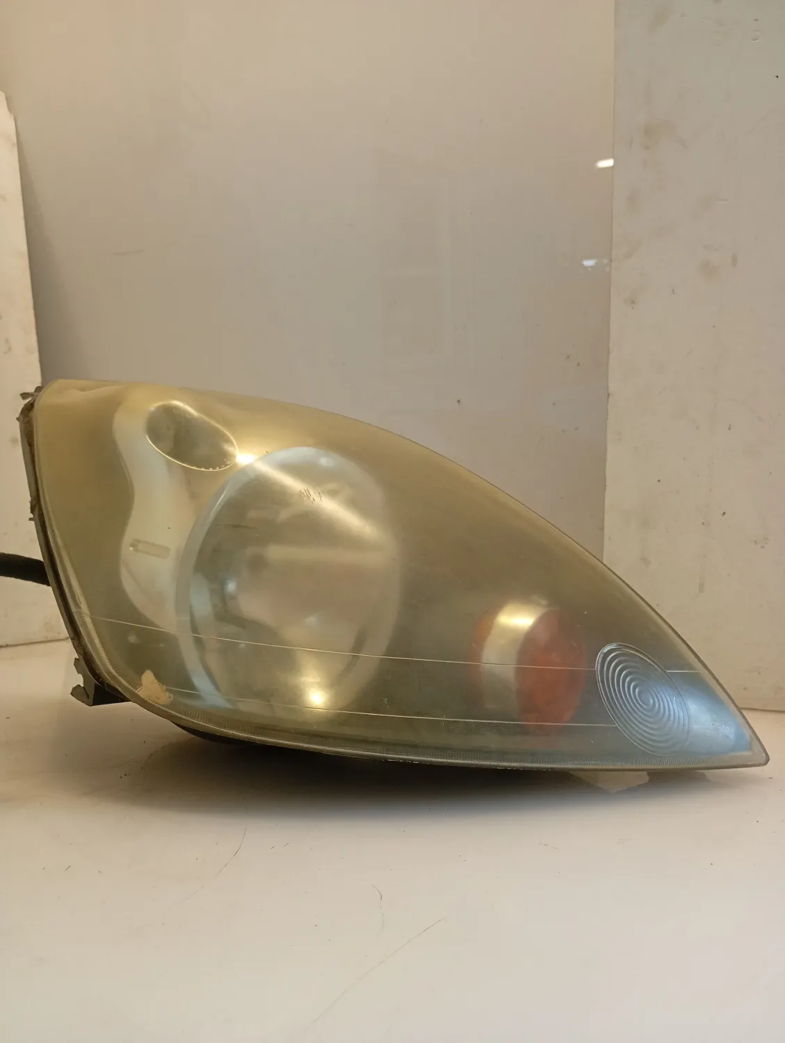 Faro Anteriore Esterno Destro Ford Fiesta (2005 – 2008) 1.2 55 KW benzina FUJA