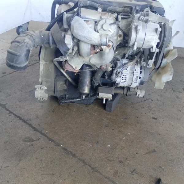 Motore completo Isuzu K85 2012 ISUZU 4JJ1
