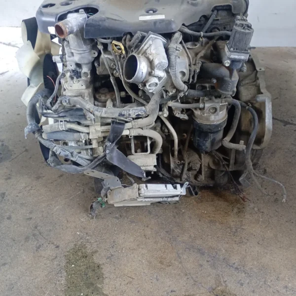 Motore completo Isuzu K85 2012 ISUZU 4JJ1
