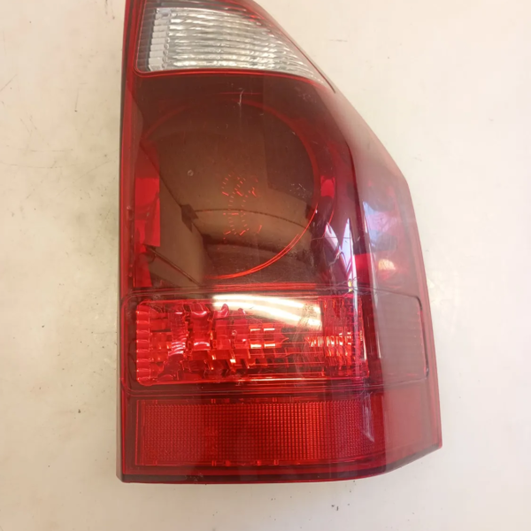 Faro post. sup. destra Mitsubishi Pajero (2000 – 2007) 3.2 118 KW diesel MR548058 4M41