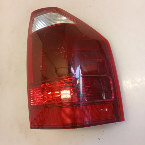 Faro post. sup. destra Mitsubishi Pajero (2000 – 2007) 3.2 118 KW diesel MR548058 4M41