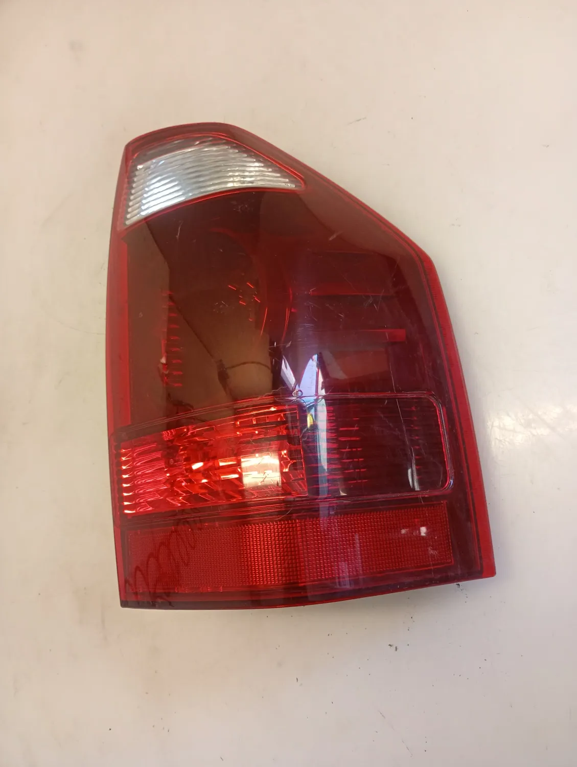 Faro post. sup. destra Mitsubishi Pajero (2000 – 2007) 3.2 118 KW diesel MR548058 4M41