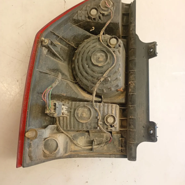Faro post. sup. destra Mitsubishi Pajero (2000 – 2007) 3.2 118 KW diesel MR548058 4M41