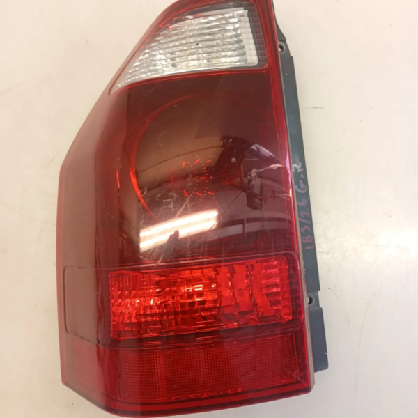 Faro post. sup. sinistra Mitsubishi Pajero (2000 – 2007) 3.2 118 KW diesel MR548045 4M41