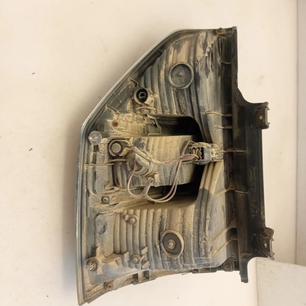 Faro post. sup. destra Mitsubishi Pajero (2000 – 2007) 3.2 121 KW diesel MR548046 4M41
