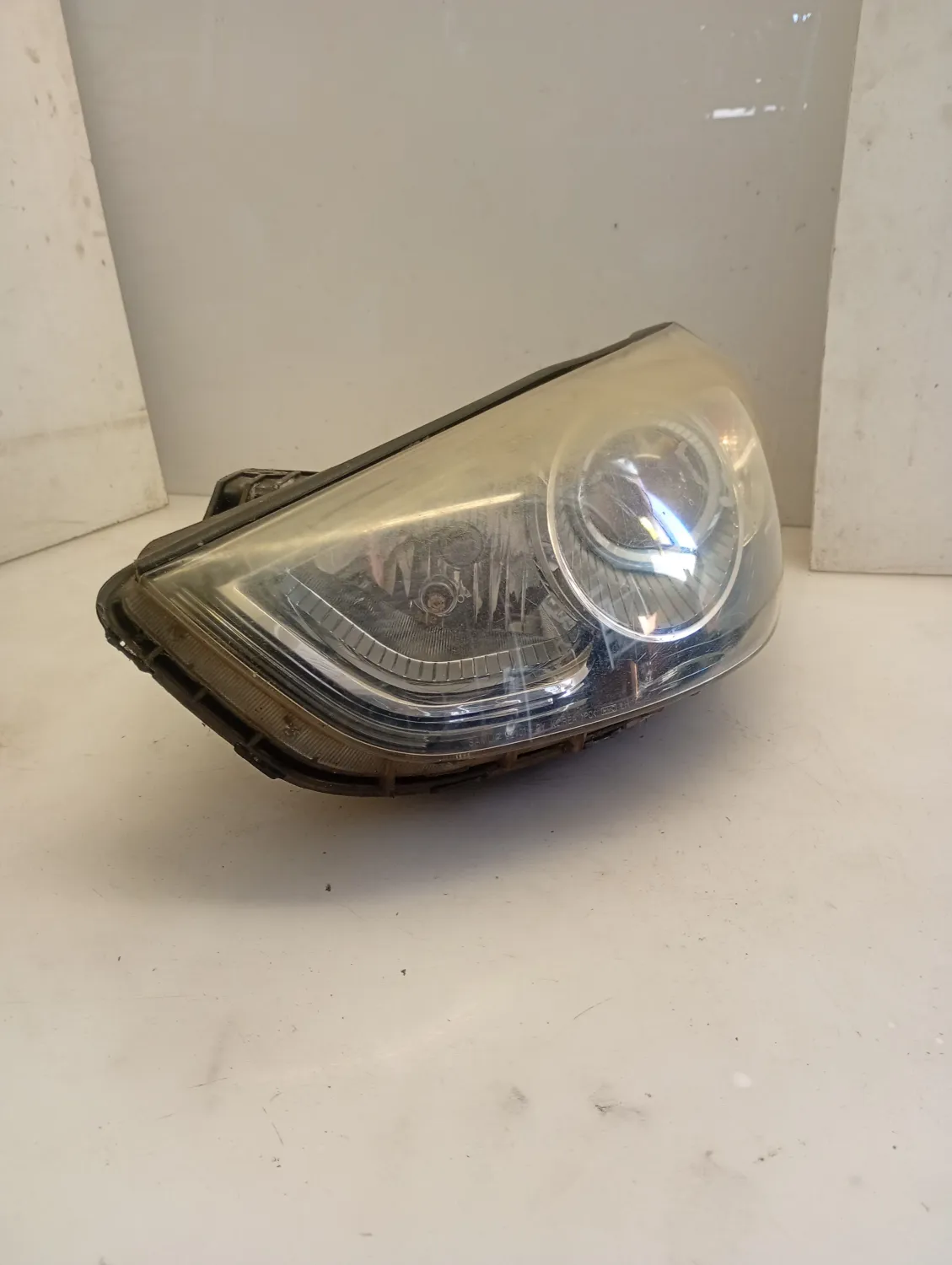 Faro ant. sinistra Hyundai Ix35 4×4 (2010 – 2015) 2.0 100 KW diesel 921012Y000 D4HA