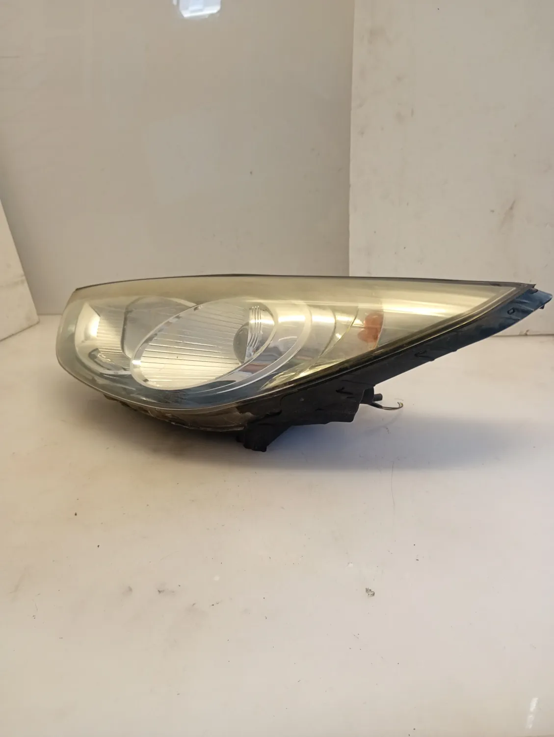 Faro ant. sinistra Hyundai Ix35 4×4 (2010 – 2015) 2.0 100 KW diesel 921012Y000 D4HA