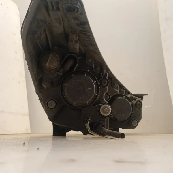 Faro ant. sinistra Hyundai Ix35 4×4 (2010 – 2015) 2.0 100 KW diesel 921012Y000 D4HA