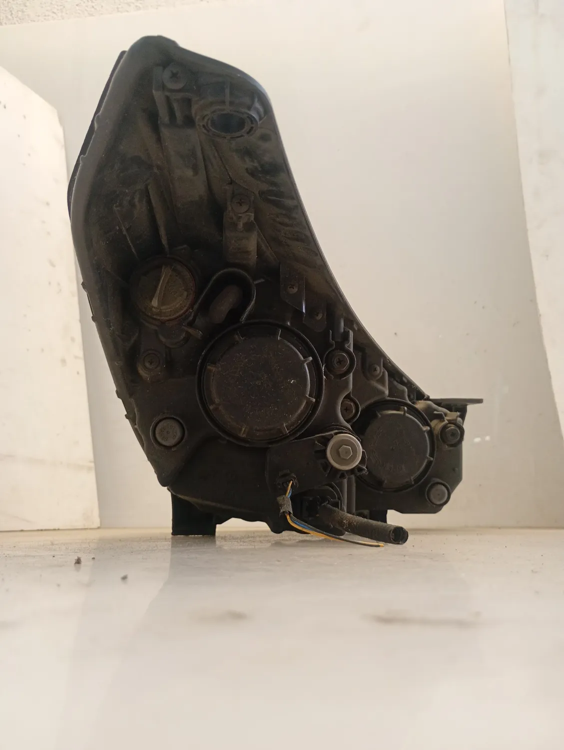 Faro ant. sinistra Hyundai Ix35 4×4 (2010 – 2015) 2.0 100 KW diesel 921012Y000 D4HA