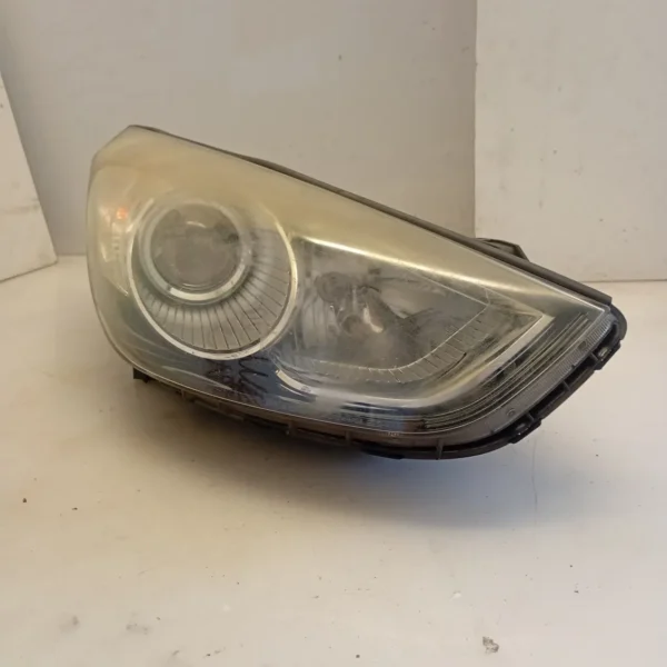 Faro ant. destra Hyundai Ix35 4×4 (2010 – 2015) 2.0 100 KW diesel 921022Y000 D4HA