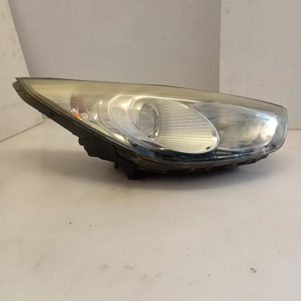 Faro ant. destra Hyundai Ix35 4×4 (2010 – 2015) 2.0 100 KW diesel 921022Y000 D4HA