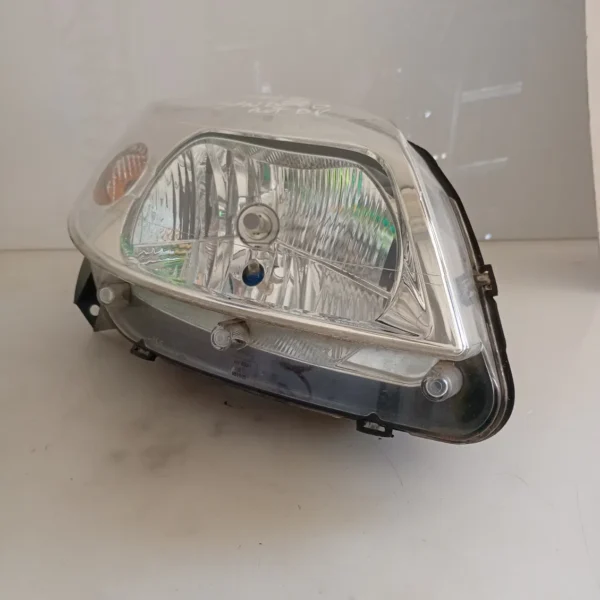 Faro ant. destro Dacia Sandero (2008 – 2013) 1.4 55 KW benzina 8200733877 K7J A7