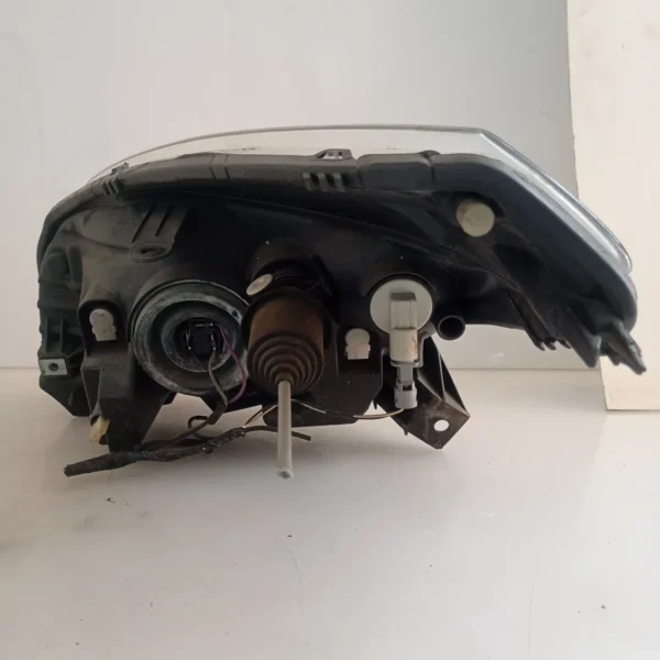 Faro ant. destro Dacia Sandero (2008 – 2013) 1.4 55 KW benzina 8200733877 K7J A7