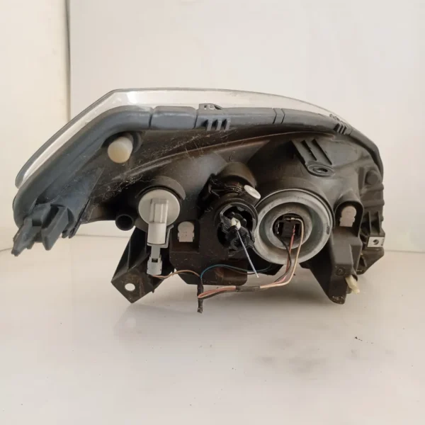 Faro ant. sinistro Dacia Sandero (2008 – 2013) 1.4 55 KW benzina 8200733878 K7J A7