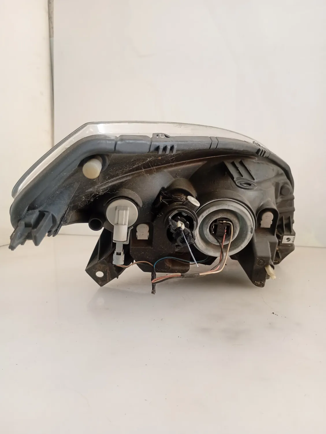 Faro ant. sinistro Dacia Sandero (2008 – 2013) 1.4 55 KW benzina 8200733878 K7J A7
