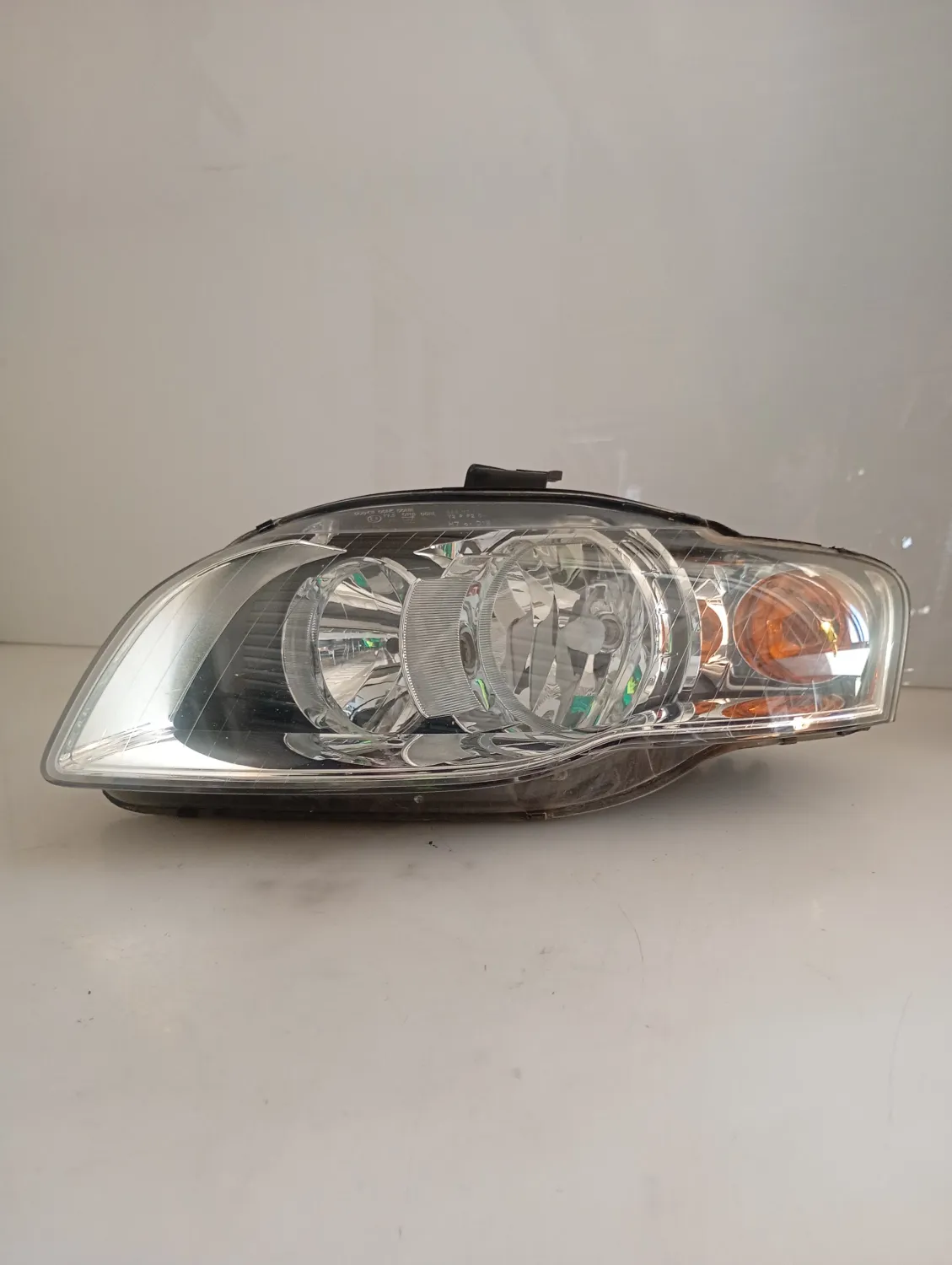Faro ant. sinistra Audi A4 (2004 – 2008) 2.0 103 KW diesel 8E0941003BK BRE
