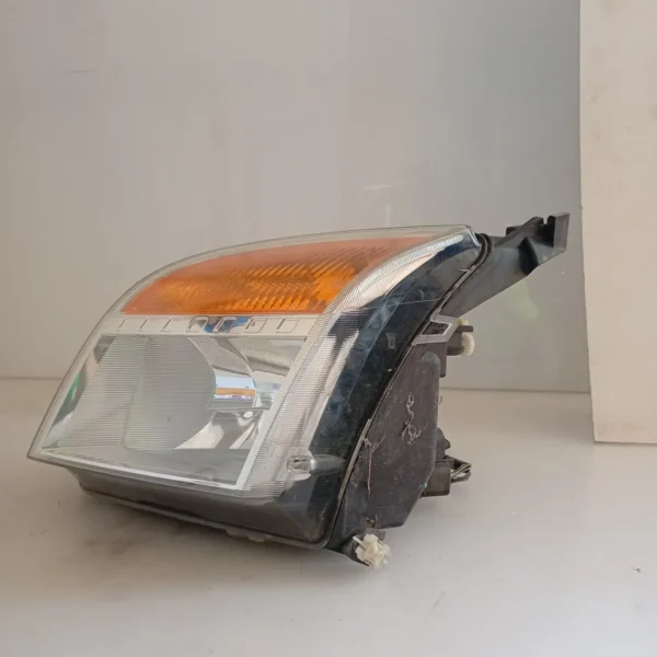 Faro ant. sinistra Ford Fusion (2002 – oggi) 1.4 50 KW diesel 1547725 F6JB