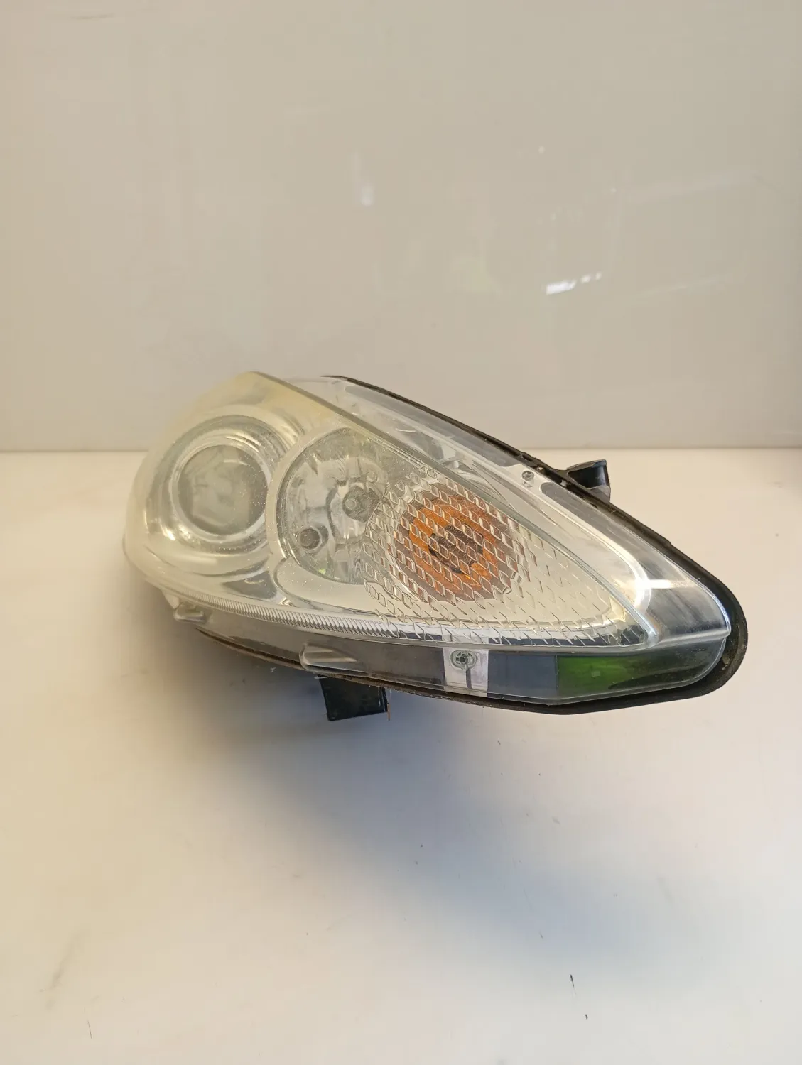 Faro ant. destro Ford Fiesta (2008 – 2013) 1.4 50 KW diesel 1734613 F6JD