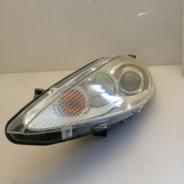 Faro ant. sinistro Ford Fiesta (2008 – 2013) 1.4 50 KW diesel 1734615 F6JD