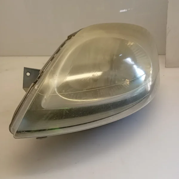 Faro ant. sinistro Renault Trafic (2001 – 2006) 1.9 74 KW diesel 7700311371 G9U B7