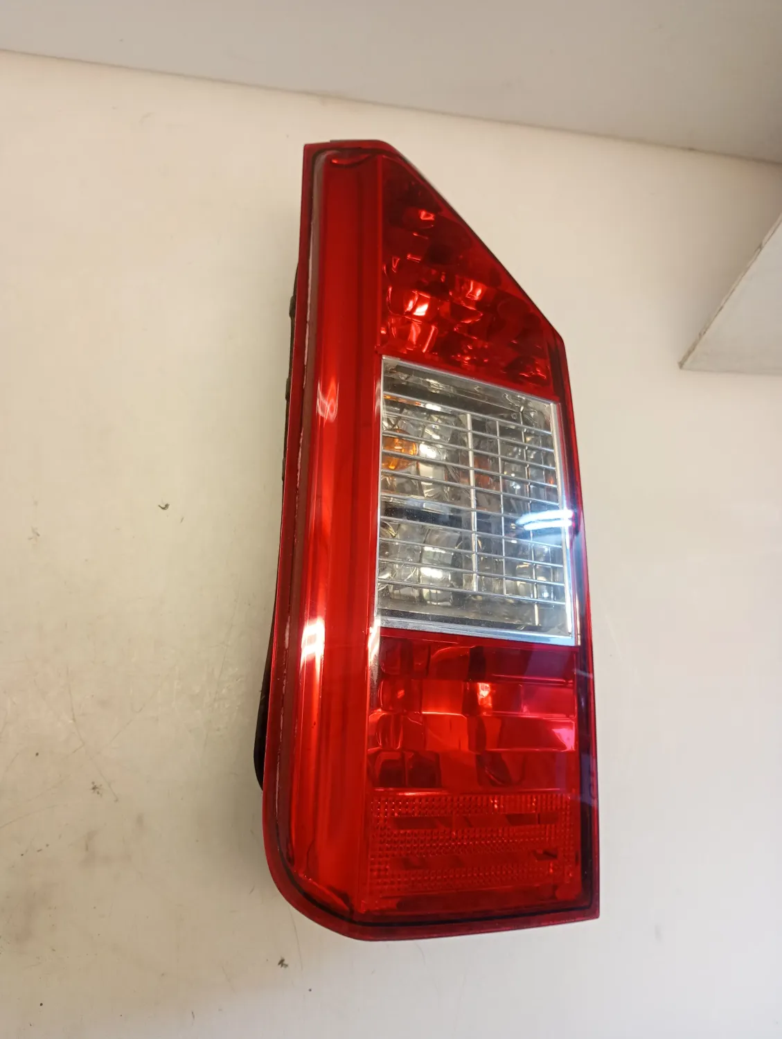 Faro posteriore sinistro Fiat Idea (2003 – 2010) 1.4 70 KW benzina 46829509 843A1000
