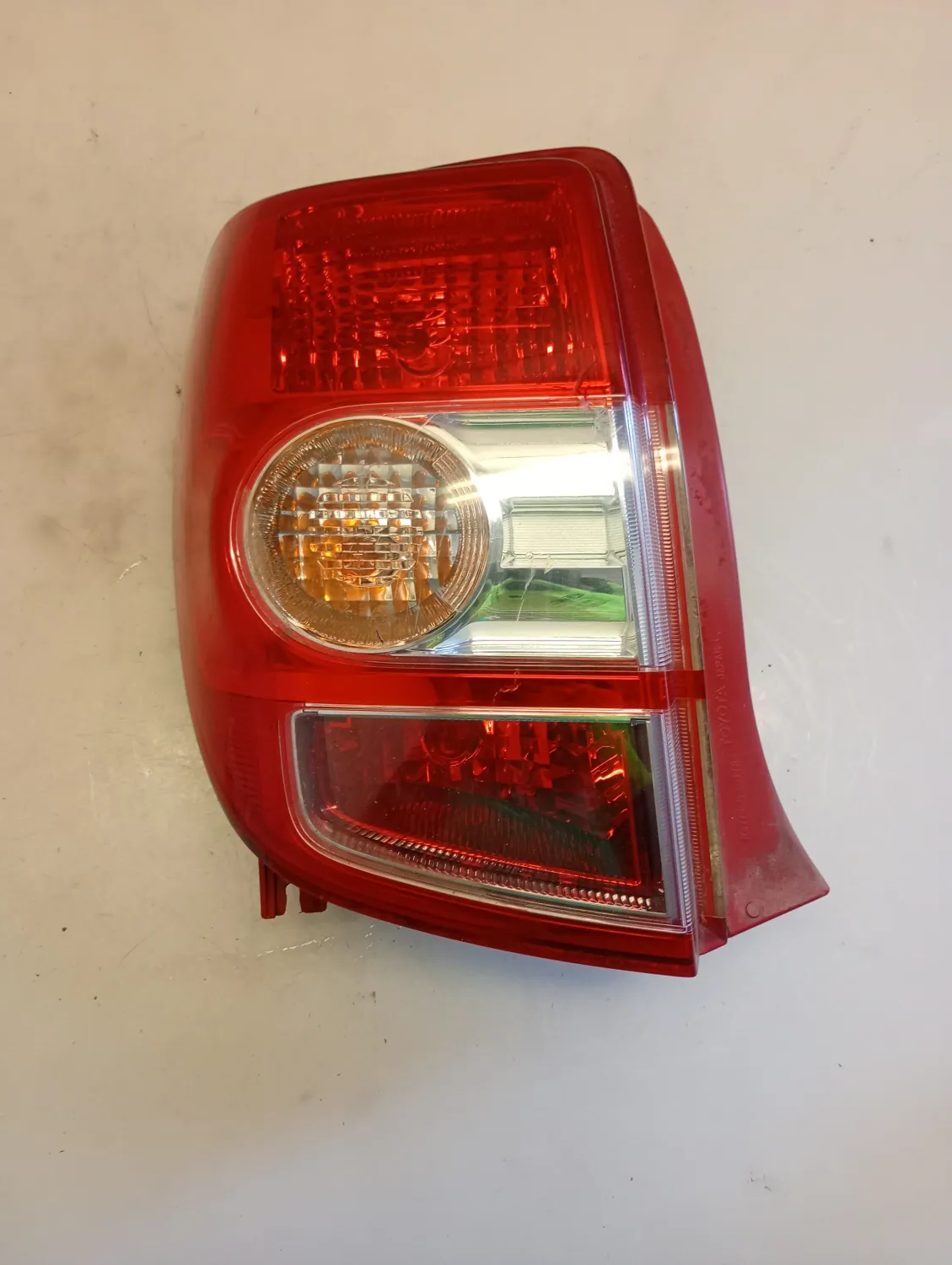 Faro posteriore sinistro Toyota Urban Cruiser (2009 – 2014) 1.3 74 KW benzina 8156152720 1NR FE