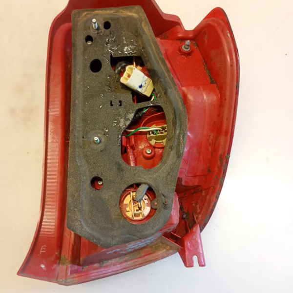 Faro posteriore sinistro Toyota Urban Cruiser (2009 – 2014) 1.3 74 KW benzina 8156152720 1NR FE