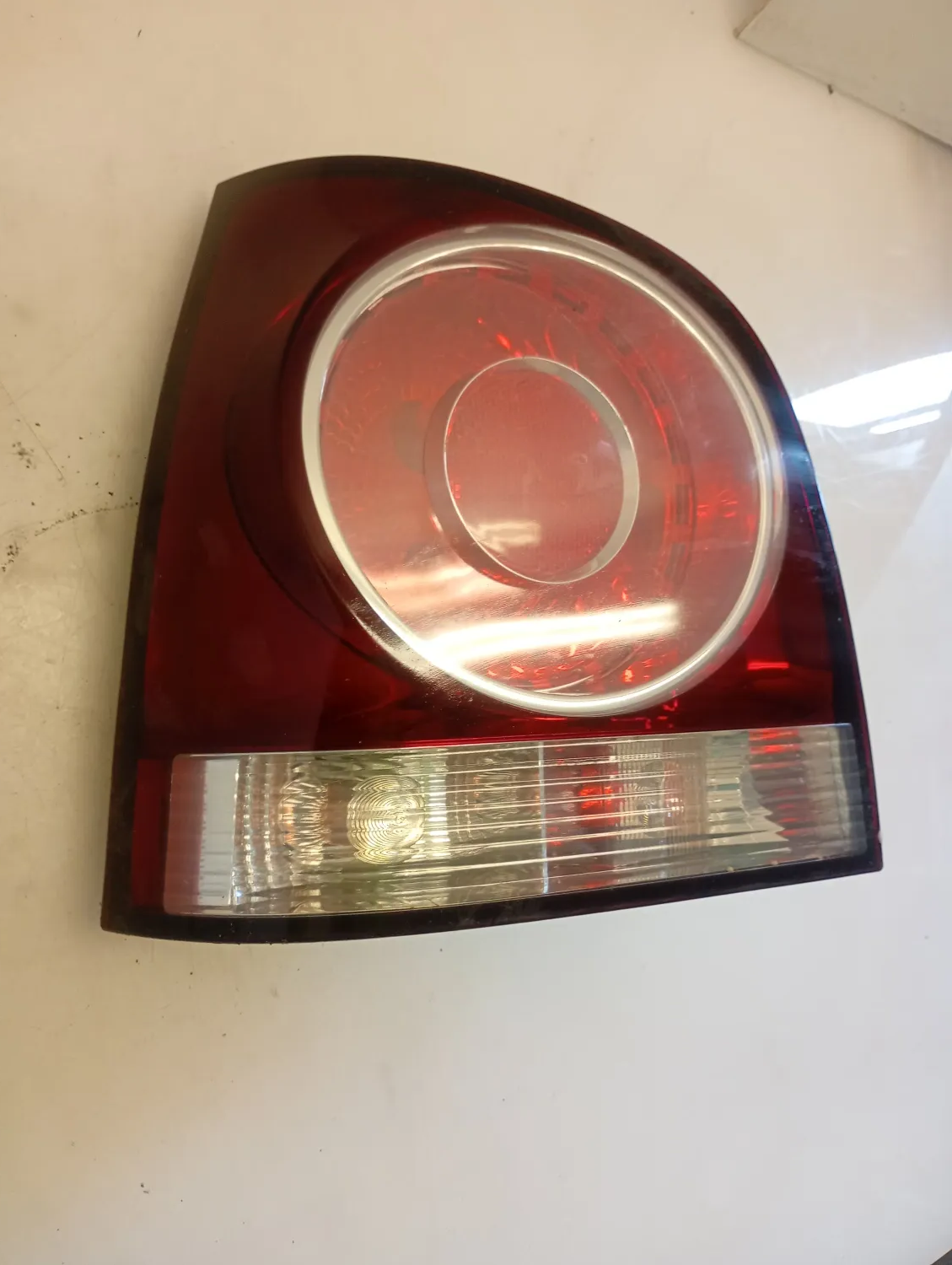Faro posteriore sinistra Volkswagen Polo (2005 – oggi) 1.4 59 KW benzina 6Q6945095AB BUD