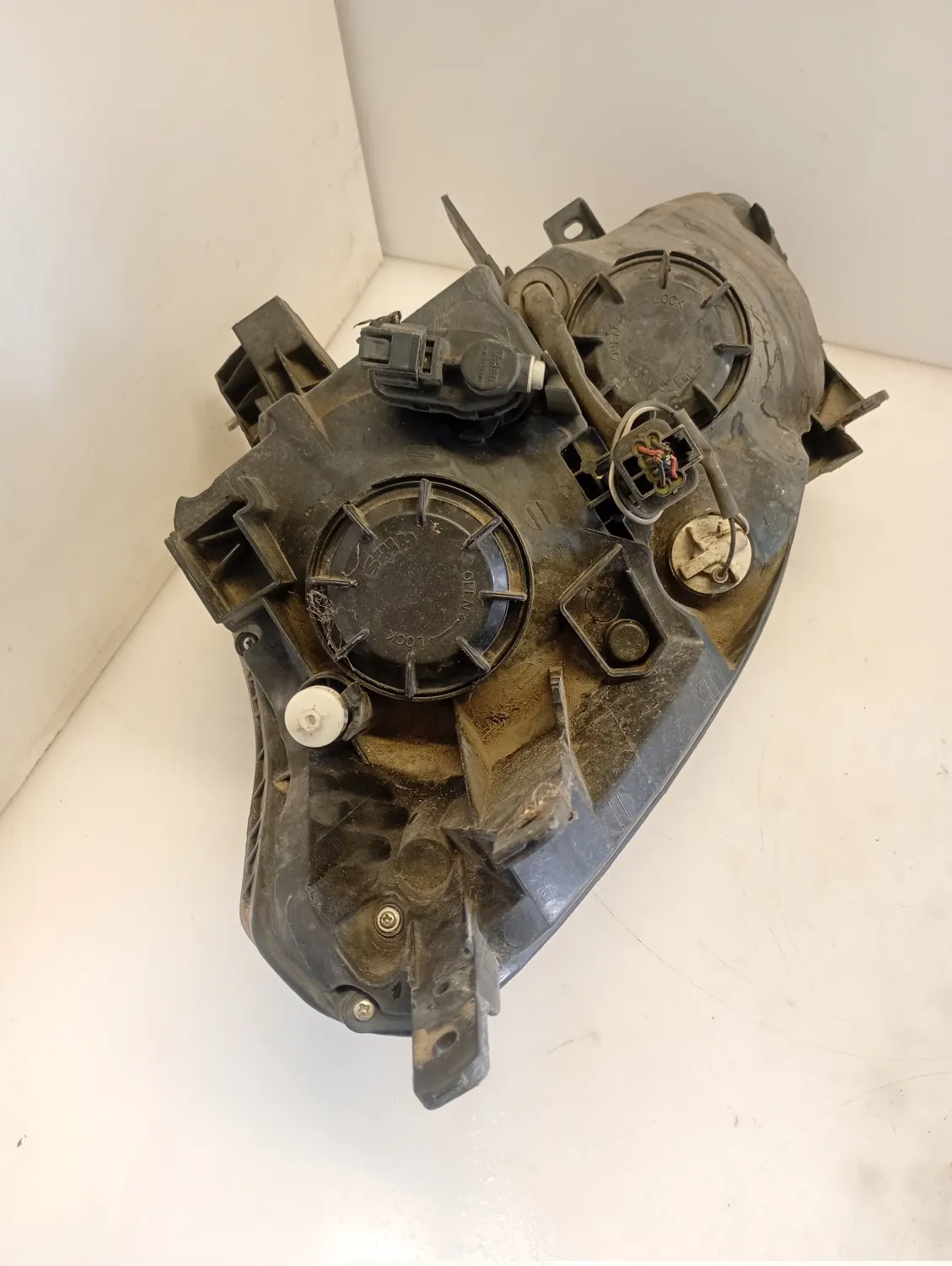 Faro ant. destro Renault Koleos 4×4 (2008 – oggi) 2.0 110 KW diesel 26025JY40A M9R Z8