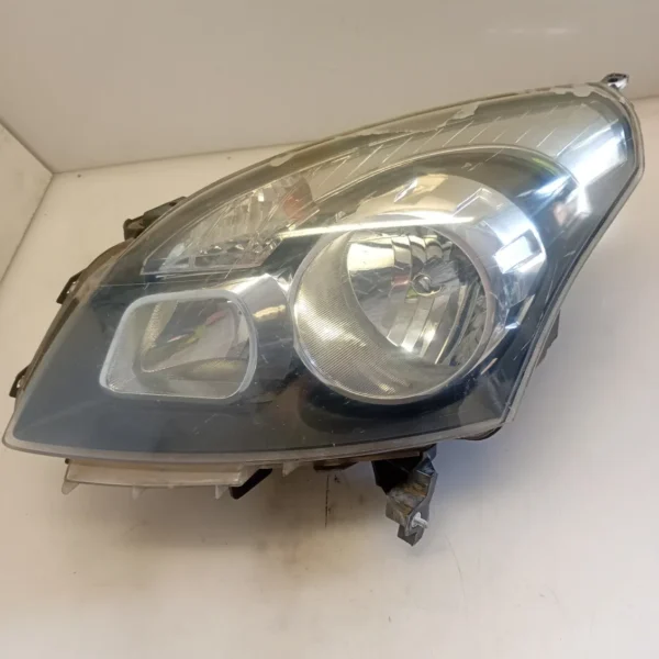Faro ant. sinistro Renault Koleos 4×4 (2008 – oggi) 2.0 110 KW diesel 26075JY40A M9R Z8