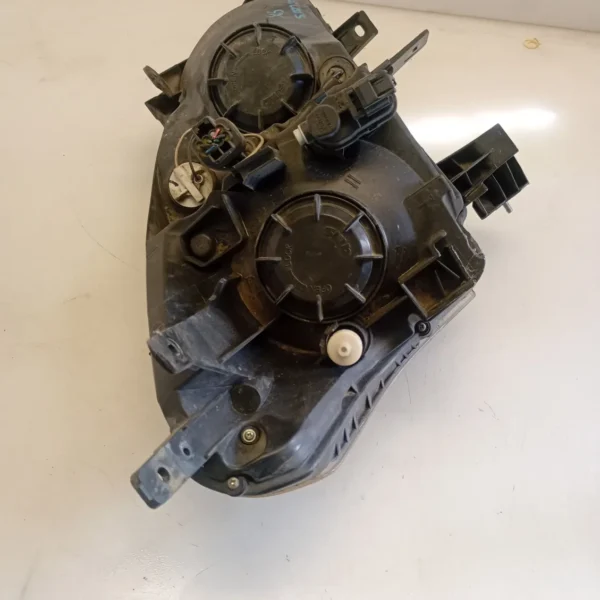 Faro ant. sinistro Renault Koleos 4×4 (2008 – oggi) 2.0 110 KW diesel 26075JY40A M9R Z8