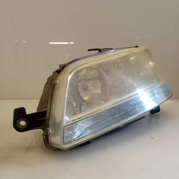 Faro ant. sinistro Fiat Idea (2003 – 2010) 1.4 70 KW benzina 51747607 843A1000