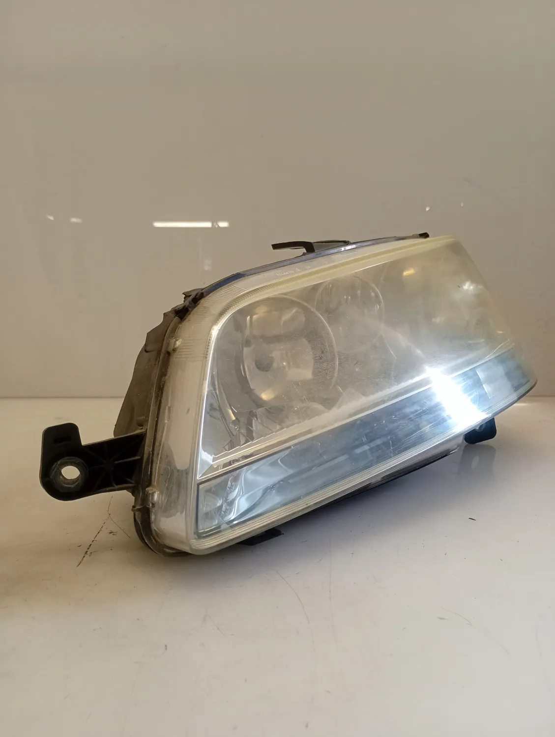 Faro ant. sinistro Fiat Idea (2003 – 2010) 1.4 70 KW benzina 51747607 843A1000