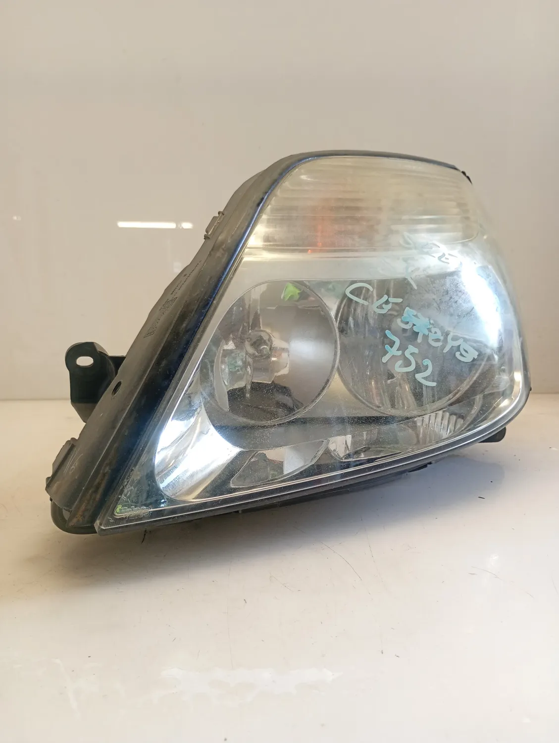 Faro ant. sinistro Renault Scenic (1999 – 2003) 1.4 70 KW benzina 260600499R K4J C7
