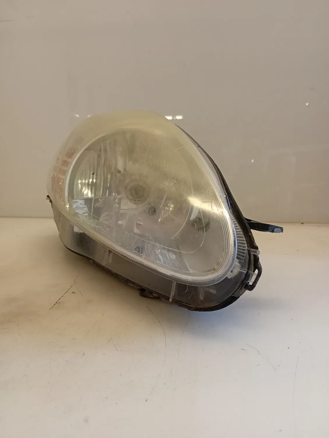 Faro ant. destro Fiat Grande Punto (2005 – 2008) 1.2 48 KW benzina 51840989 199A4000