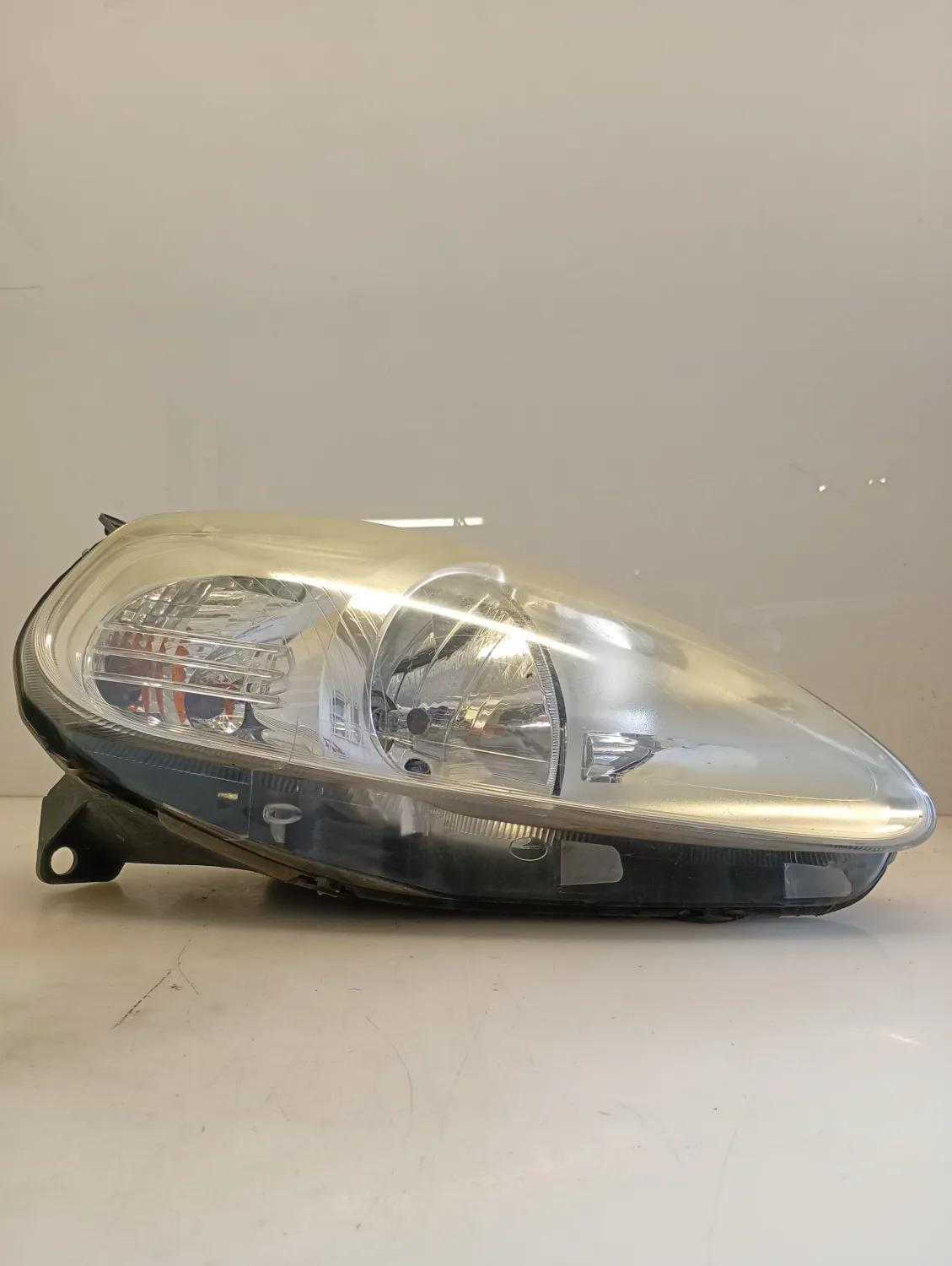 Faro ant. destro Fiat Grande Punto (2005 – 2008) 1.2 48 KW benzina 51840989 199A4000