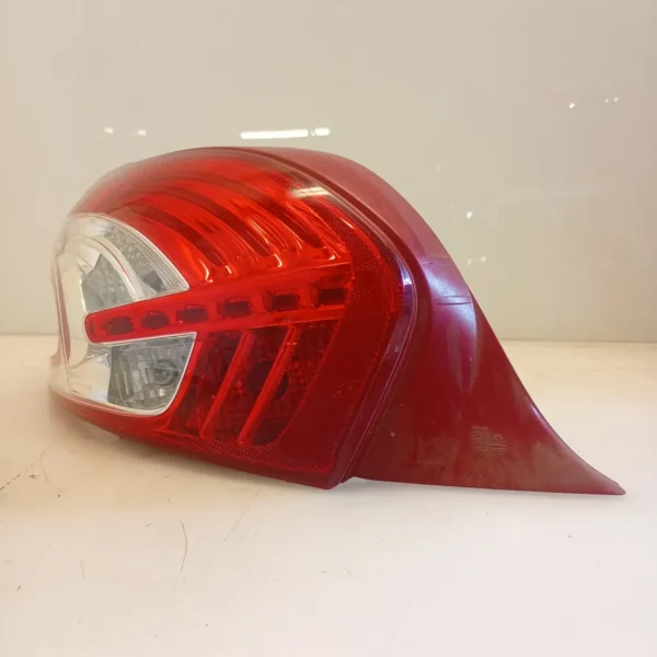 Faro posteriore sinistro Peugeot 208 (2012 – 2015) 1.4 50 KW diesel 9672628280 8H01