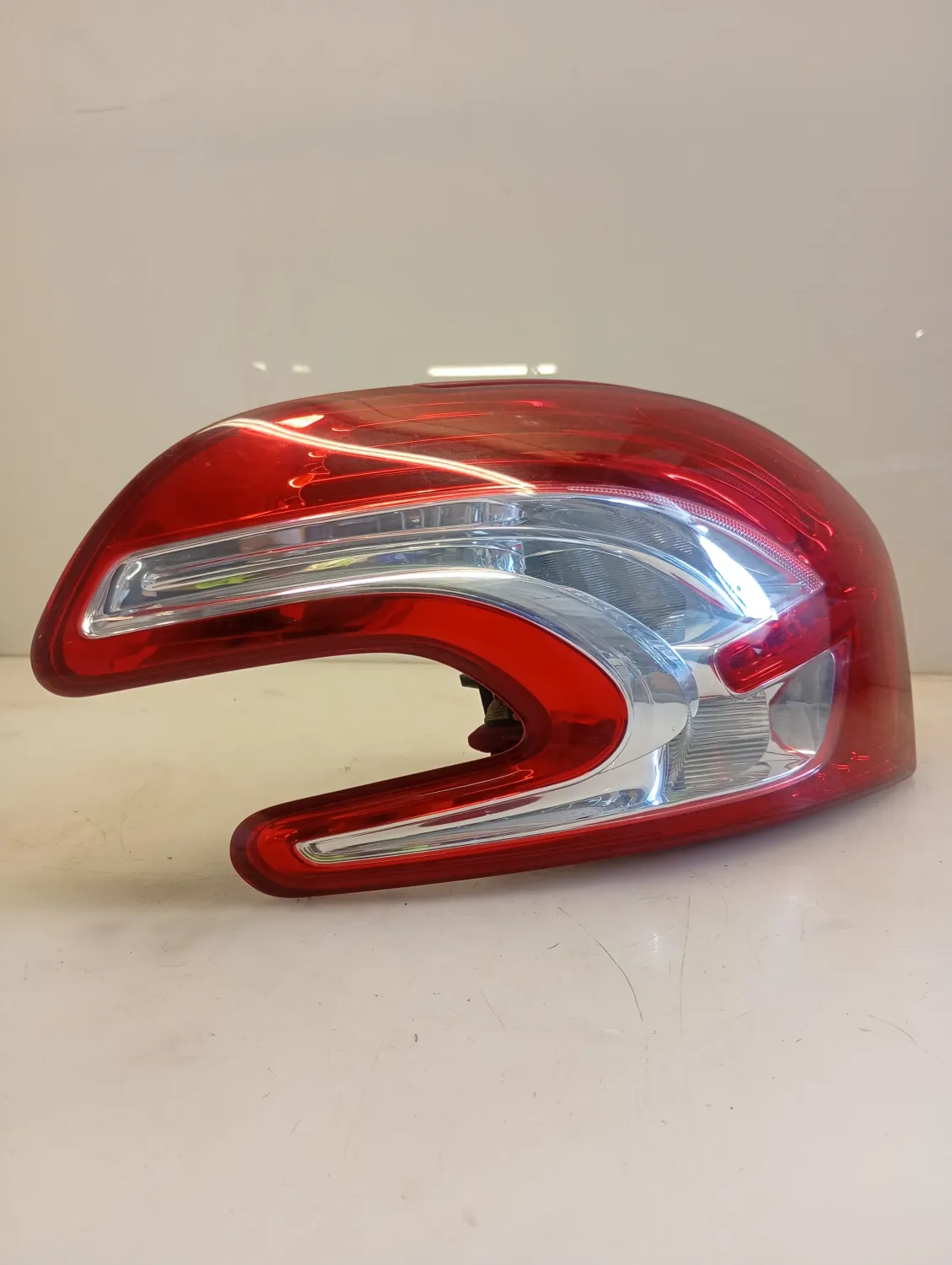 Faro posteriore sinistro Peugeot 208 (2012 – 2015) 1.4 50 KW diesel 9672628280 8H01