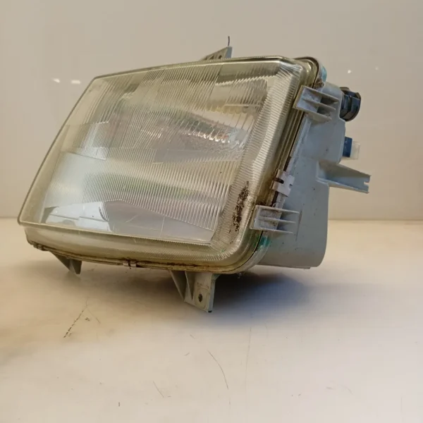 Faro ant. sinistro Mercedes benz Vito (1996 – 2003) 2.2 90 KW diesel A6388200061 611980