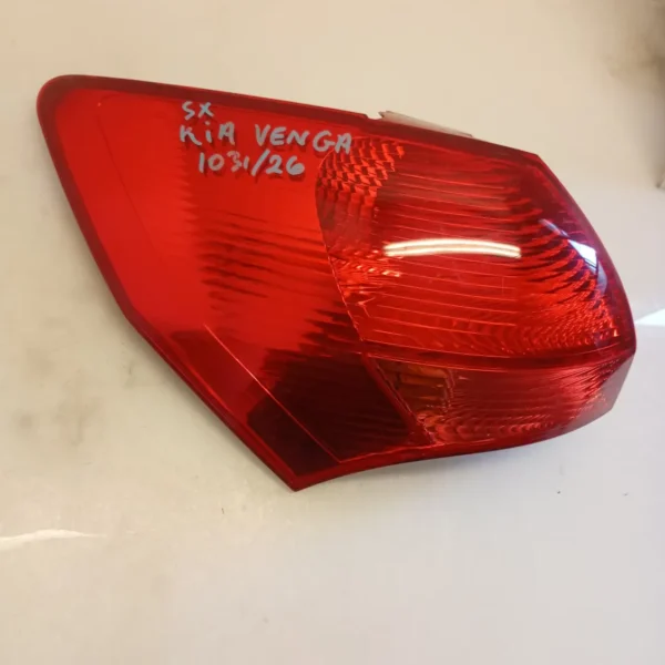 Faro posteriore est. sinistra Kia Venga (2010 – oggi) 1.4 66 KW diesel 924011P000 D4FC