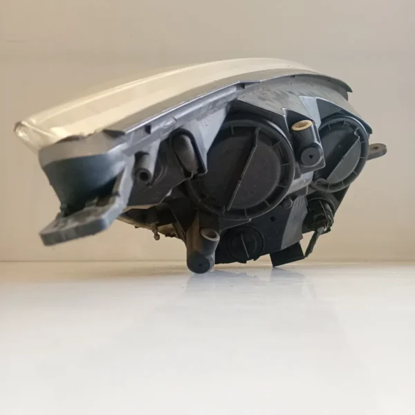 Faro ant. sinistra Kia Venga (2010 – oggi) 1.4 66 KW diesel 921011P000 D4FC