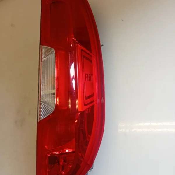 Faro posteriore destro Fiat Doblo’ (2015 – oggi) 1.6 88 KW diesel 52044716 55280444